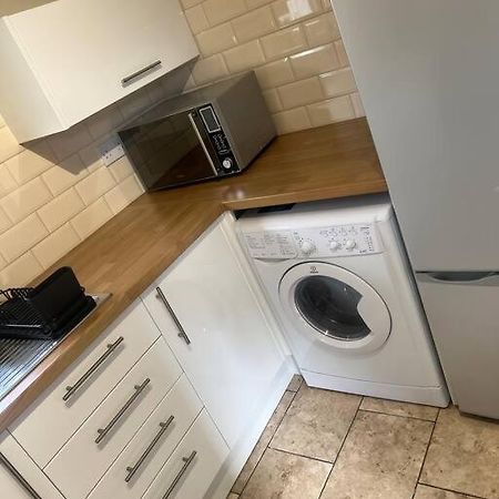 Appartamento Large Modern Studio Flat Londra Esterno foto