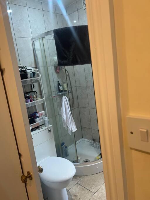 Appartamento Large Modern Studio Flat Londra Esterno foto