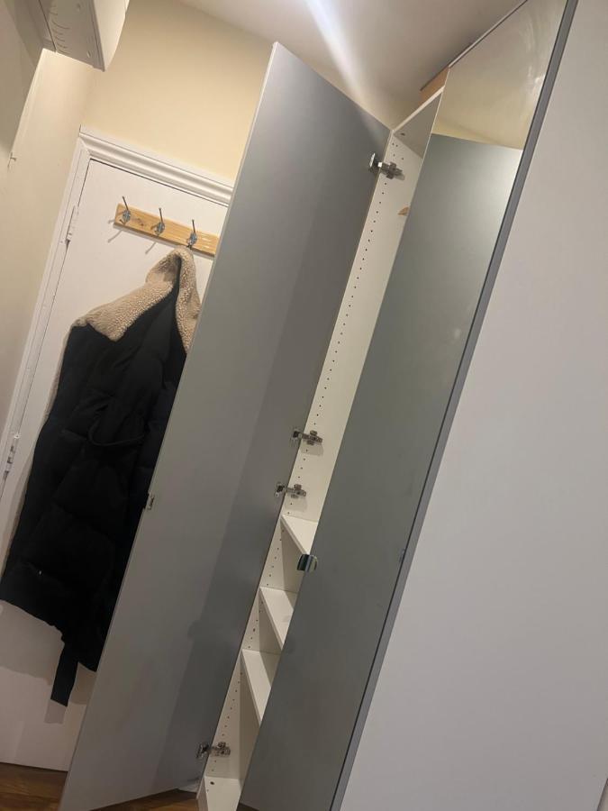 Appartamento Large Modern Studio Flat Londra Esterno foto