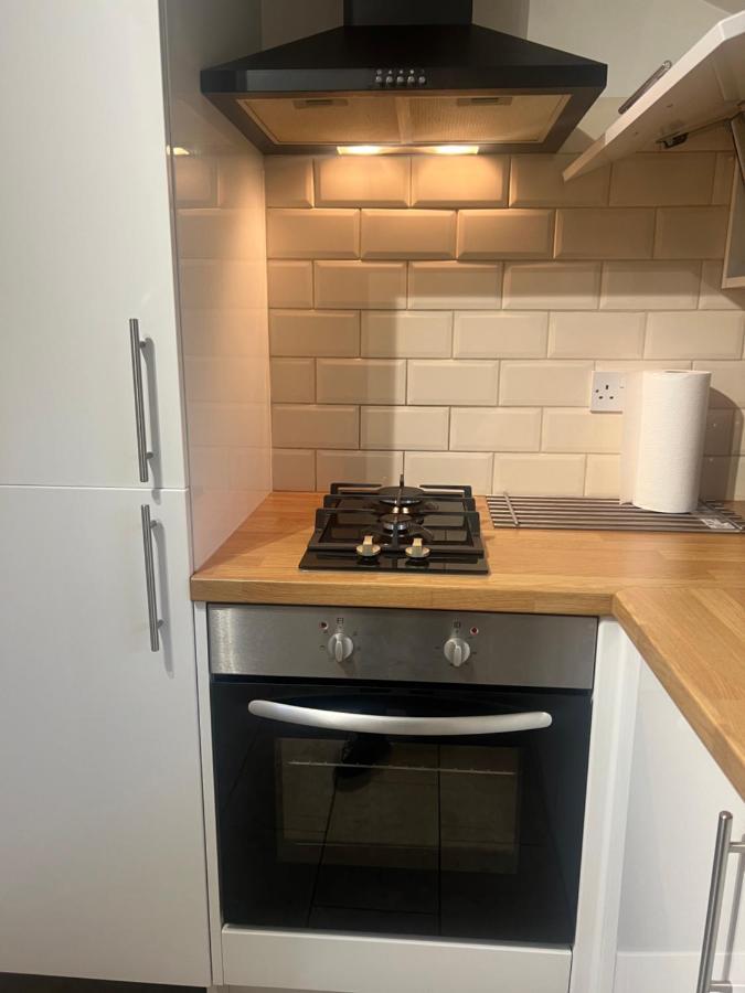 Appartamento Large Modern Studio Flat Londra Esterno foto